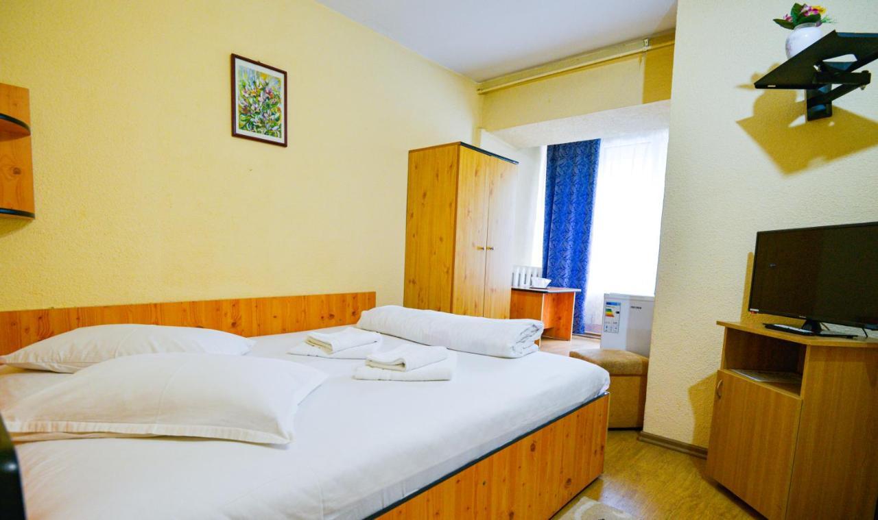 Hotel Decebal Bistrita Zewnętrze zdjęcie